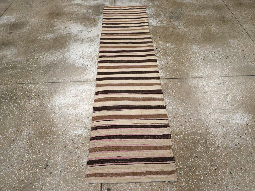 Vintage Turkish Flatweave Kilim Runner, No.33060 - Galerie Shabab