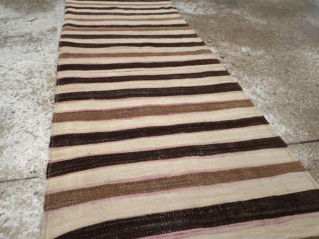 Vintage Turkish Flatweave Kilim Runner, No.33060 - Galerie Shabab