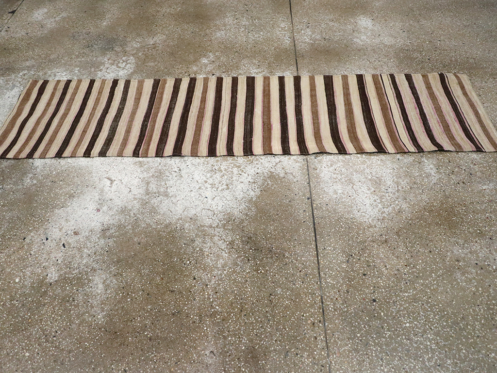 Vintage Turkish Flatweave Kilim Runner, No.33060 - Galerie Shabab