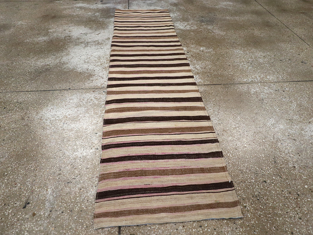 Vintage Turkish Flatweave Kilim Runner, No.33060 - Galerie Shabab