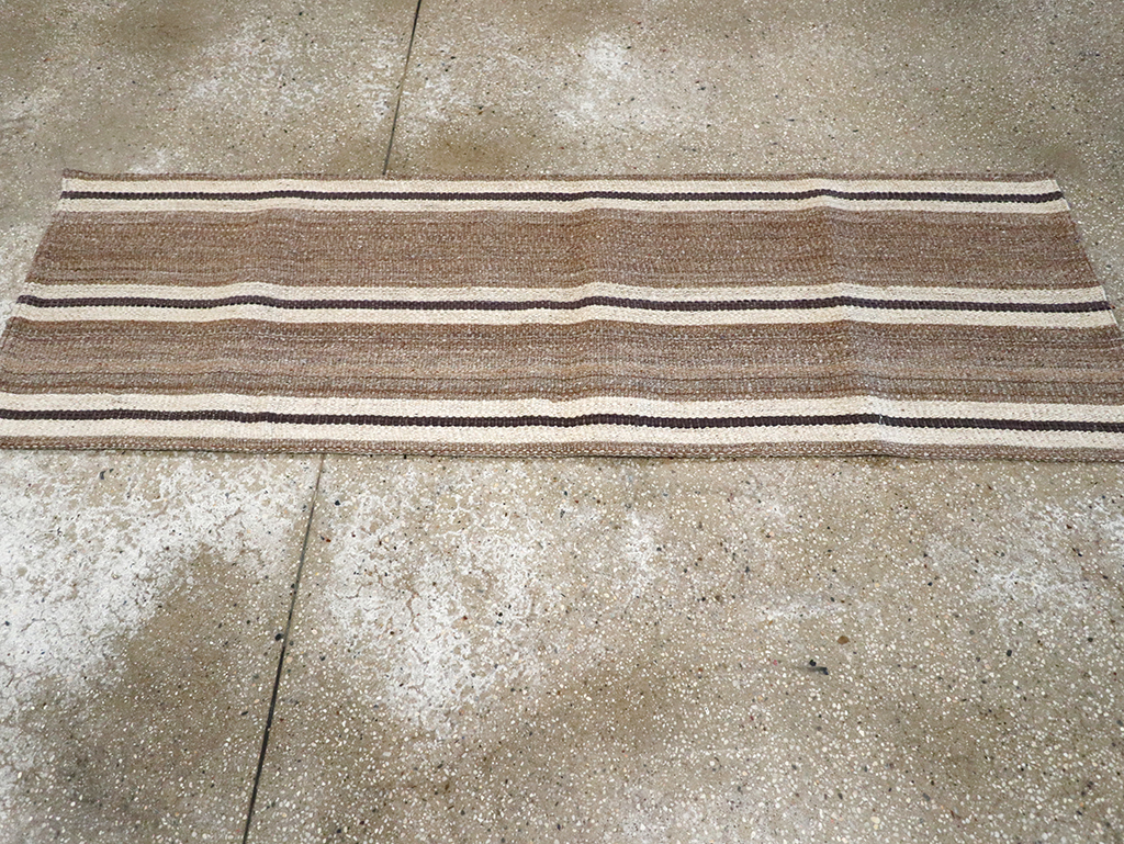 Vintage Turkish Flatweave Kilim Runner, No.33061 - Galerie Shabab