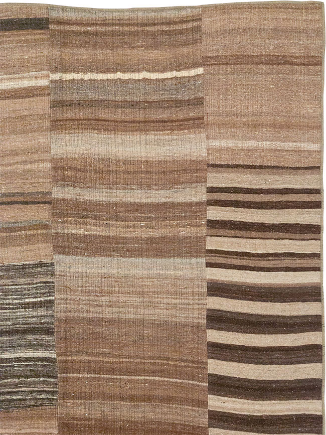 Vintage Turkish Flatweave Kilim Room Size Carpet, No.33067 - Galerie Shabab