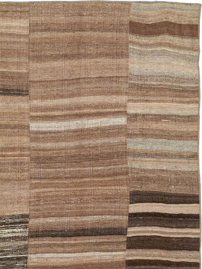 Vintage Turkish Flatweave Kilim Room Size Carpet, No.33067 - Galerie Shabab