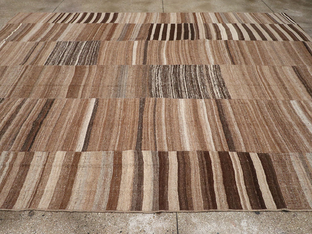 Vintage Turkish Flatweave Kilim Room Size Carpet, No.33067 - Galerie Shabab