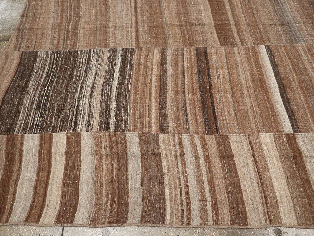 Vintage Turkish Flatweave Kilim Room Size Carpet, No.33067 - Galerie Shabab