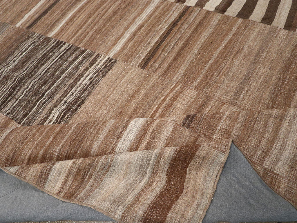 Vintage Turkish Flatweave Kilim Room Size Carpet, No.33067 - Galerie Shabab