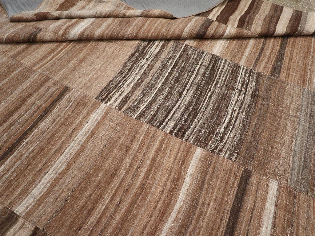 Vintage Turkish Flatweave Kilim Room Size Carpet, No.33067 - Galerie Shabab