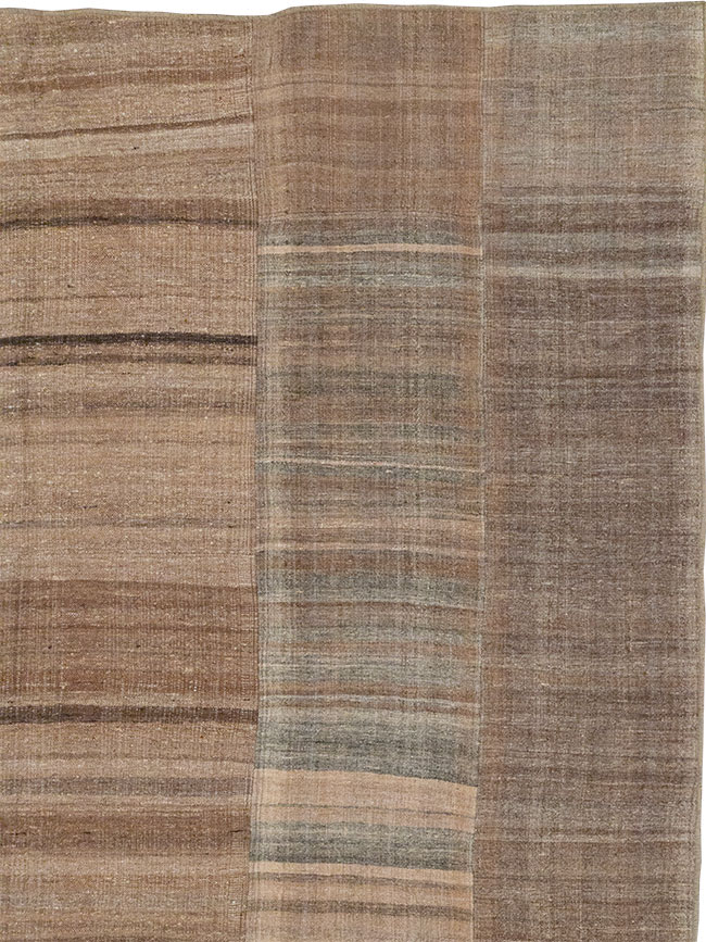 Vintage Turkish Flatweave Kilim Room Size Carpet, No.33068 - Galerie Shabab