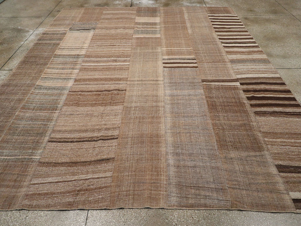 Vintage Turkish Flatweave Kilim Room Size Carpet, No.33068 - Galerie Shabab