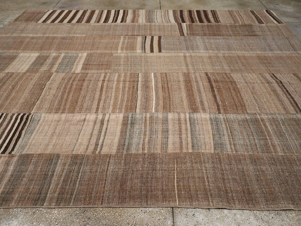 Vintage Turkish Flatweave Kilim Room Size Carpet, No.33068 - Galerie Shabab