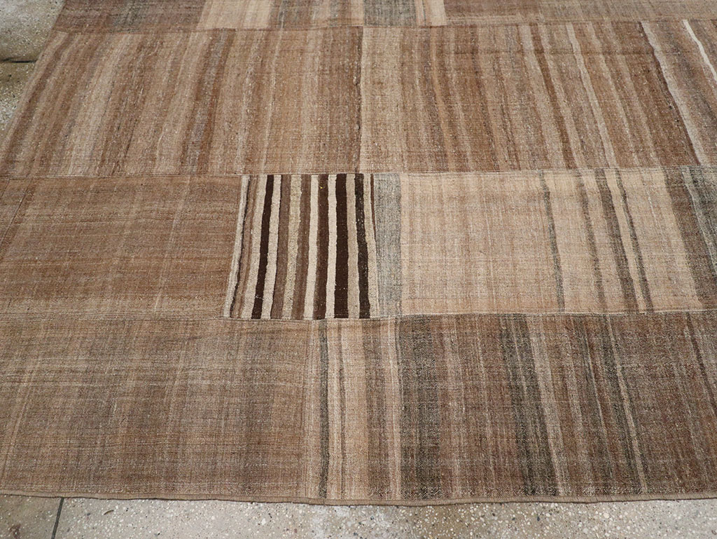 Vintage Turkish Flatweave Kilim Room Size Carpet, No.33068 - Galerie Shabab