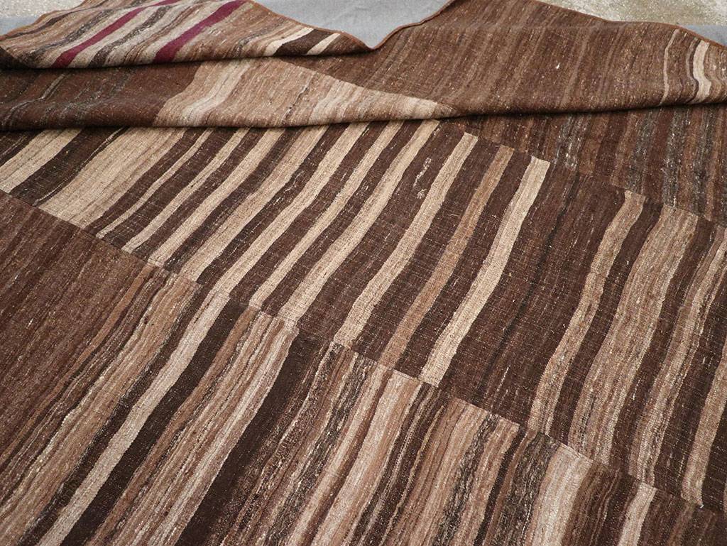 Vintage Turkish Flatweave Kilim Room Size Carpet, No.33069 - Galerie Shabab