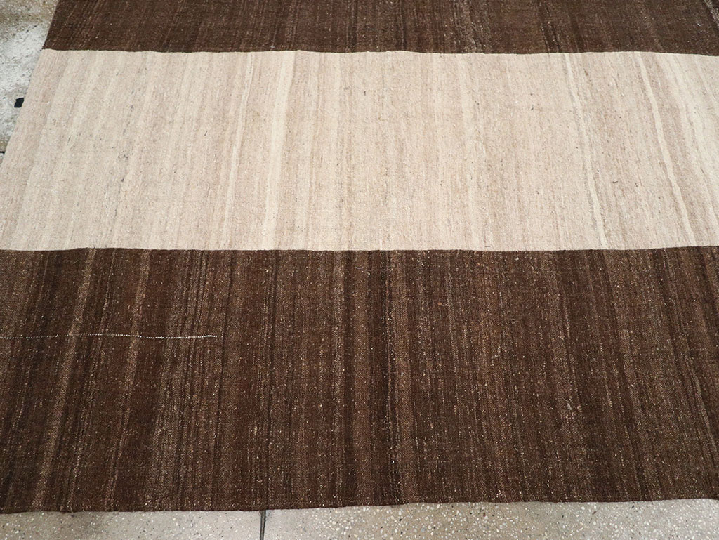 Vintage Turkish Flatweave Kilim Room Size Carpet, No.33070 - Galerie Shabab