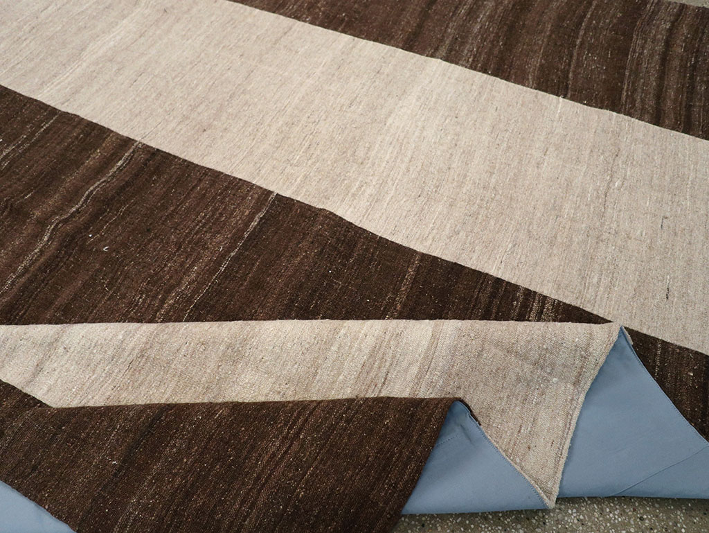 Vintage Turkish Flatweave Kilim Room Size Carpet, No.33070 - Galerie Shabab