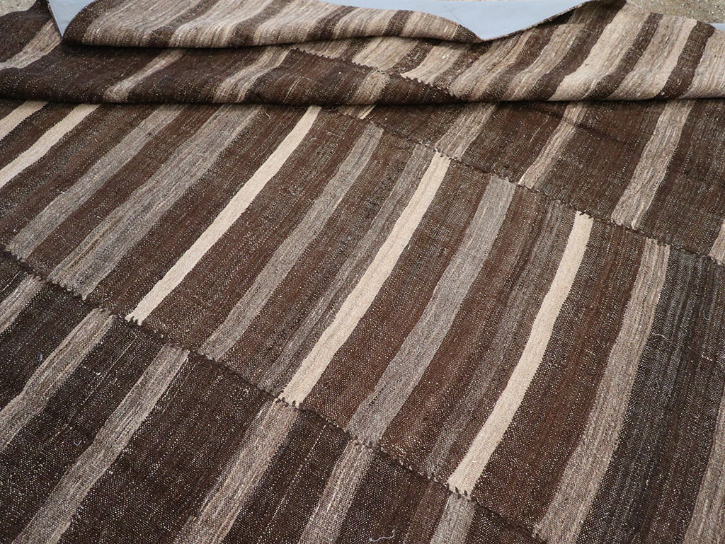 Vintage Turkish Flatweave Kilim Room Size Carpet, No.33071 - Galerie Shabab