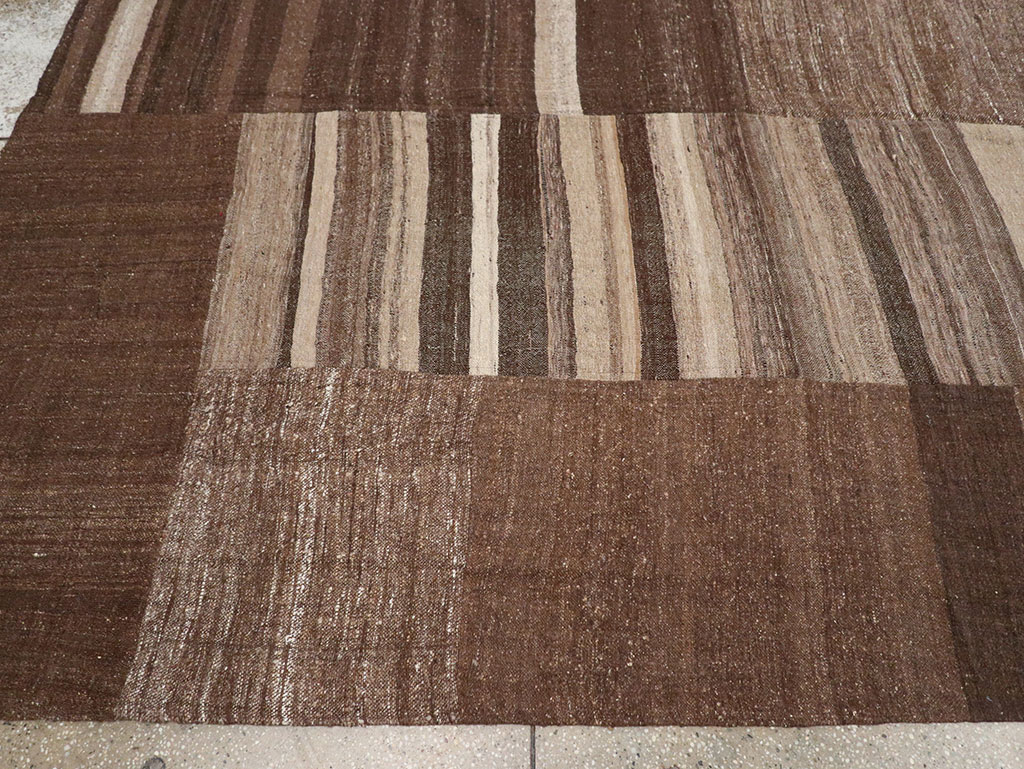 Vintage Turkish Flatweave Kilim Room Size Carpet, No.33072 - Galerie Shabab