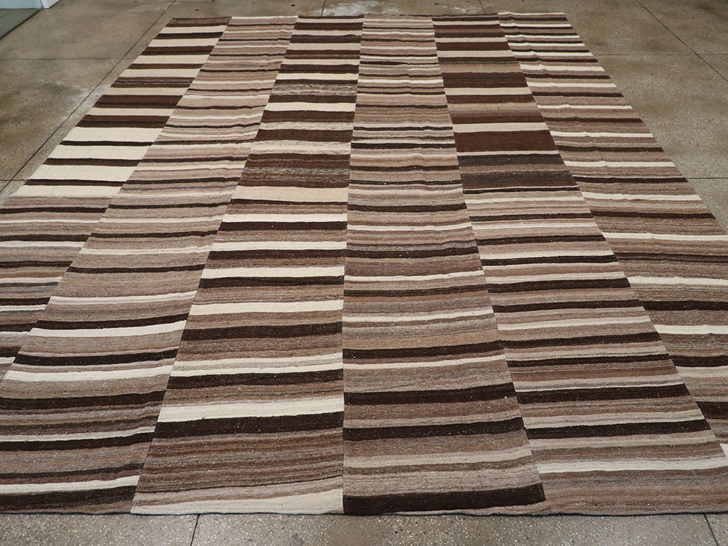 Vintage Turkish Flatweave Kilim Room Size Carpet, No.33073 - Galerie Shabab