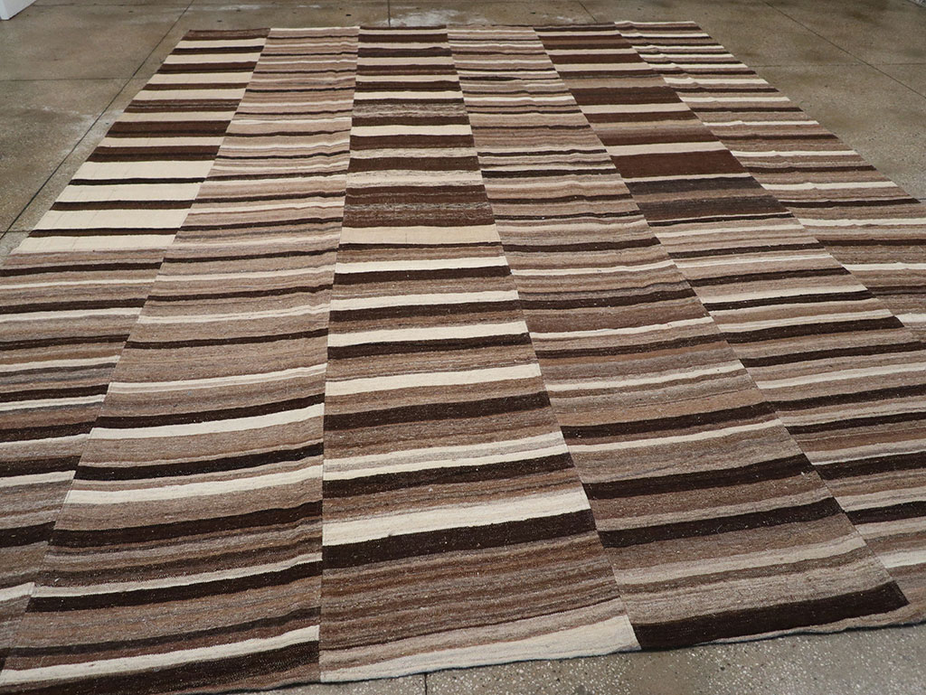 Vintage Turkish Flatweave Kilim Room Size Carpet, No.33073 - Galerie Shabab