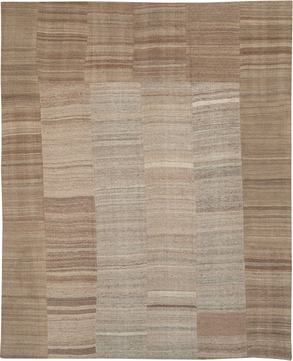 Vintage Turkish Flatweave Kilim Room Size Carpet, No.33074 - Galerie Shabab
