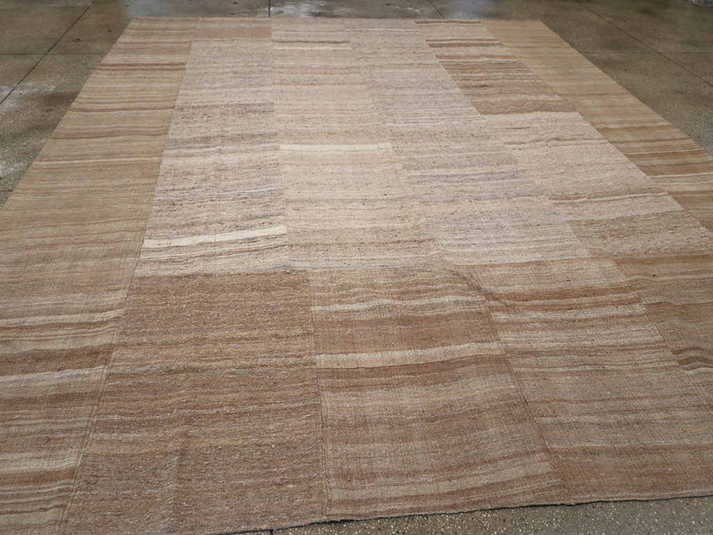 Vintage Turkish Flatweave Kilim Room Size Carpet, No.33074 - Galerie Shabab