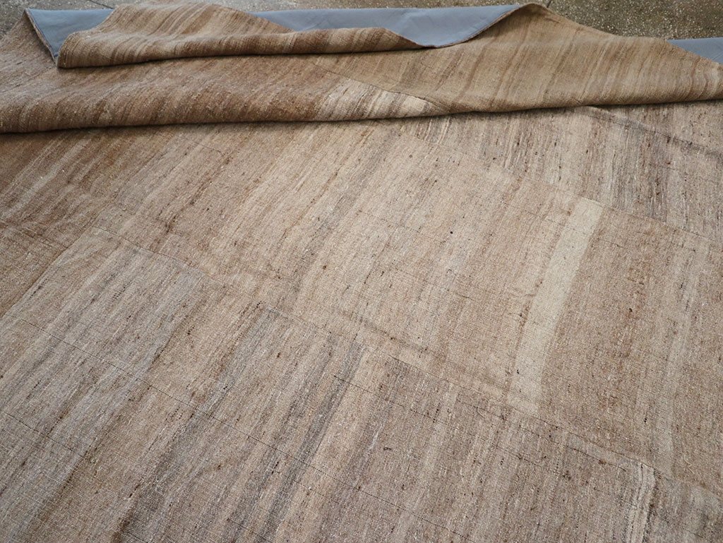 Vintage Turkish Flatweave Kilim Room Size Carpet, No.33074 - Galerie Shabab