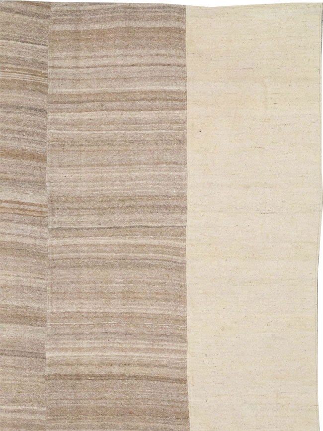 Vintage Turkish Flatweave Kilim Room Size Carpet, No.33075 - Galerie Shabab