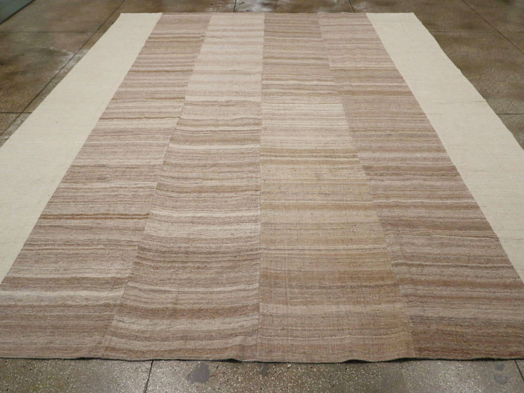 Vintage Turkish Flatweave Kilim Room Size Carpet, No.33075 - Galerie Shabab