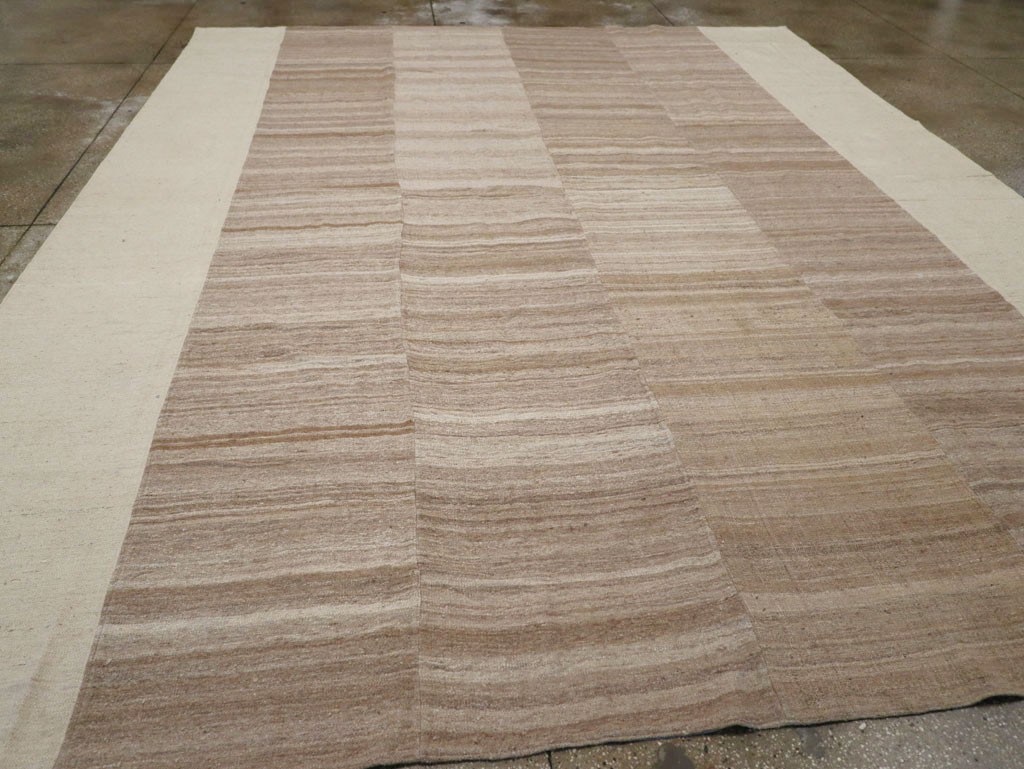 Vintage Turkish Flatweave Kilim Room Size Carpet, No.33075 - Galerie Shabab