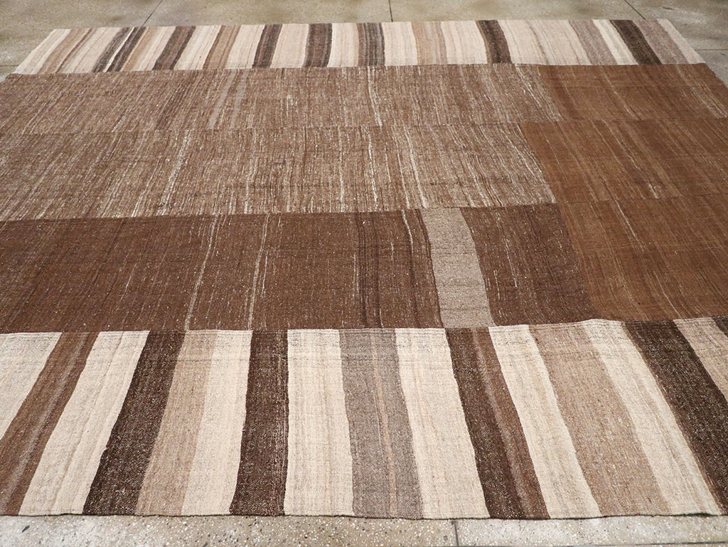 Vintage Turkish Flatweave Kilim Room Size Carpet, No.33076 - Galerie Shabab
