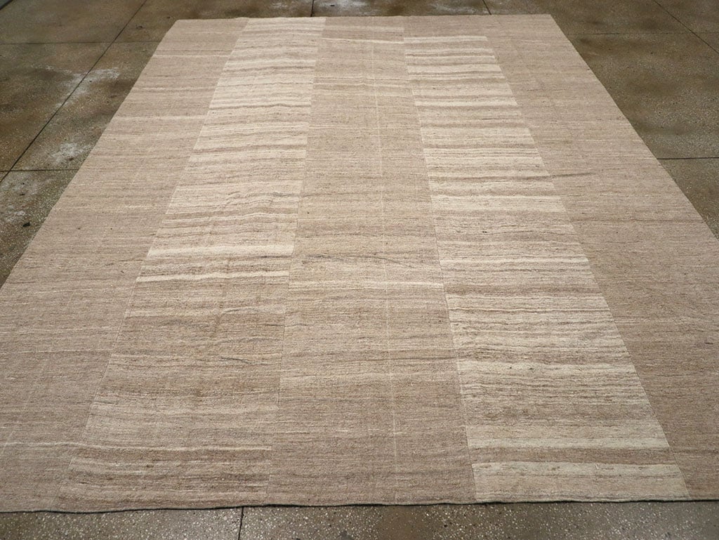 Vintage Turkish Flatweave Kilim Room Size Carpet, No.33077 - Galerie Shabab