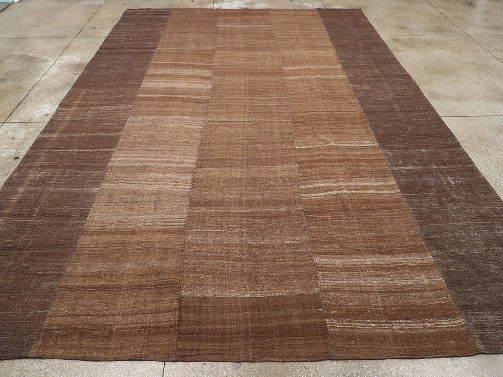 Vintage Turkish Flatweave Kilim Room Size Carpet, No.33078 - Galerie Shabab