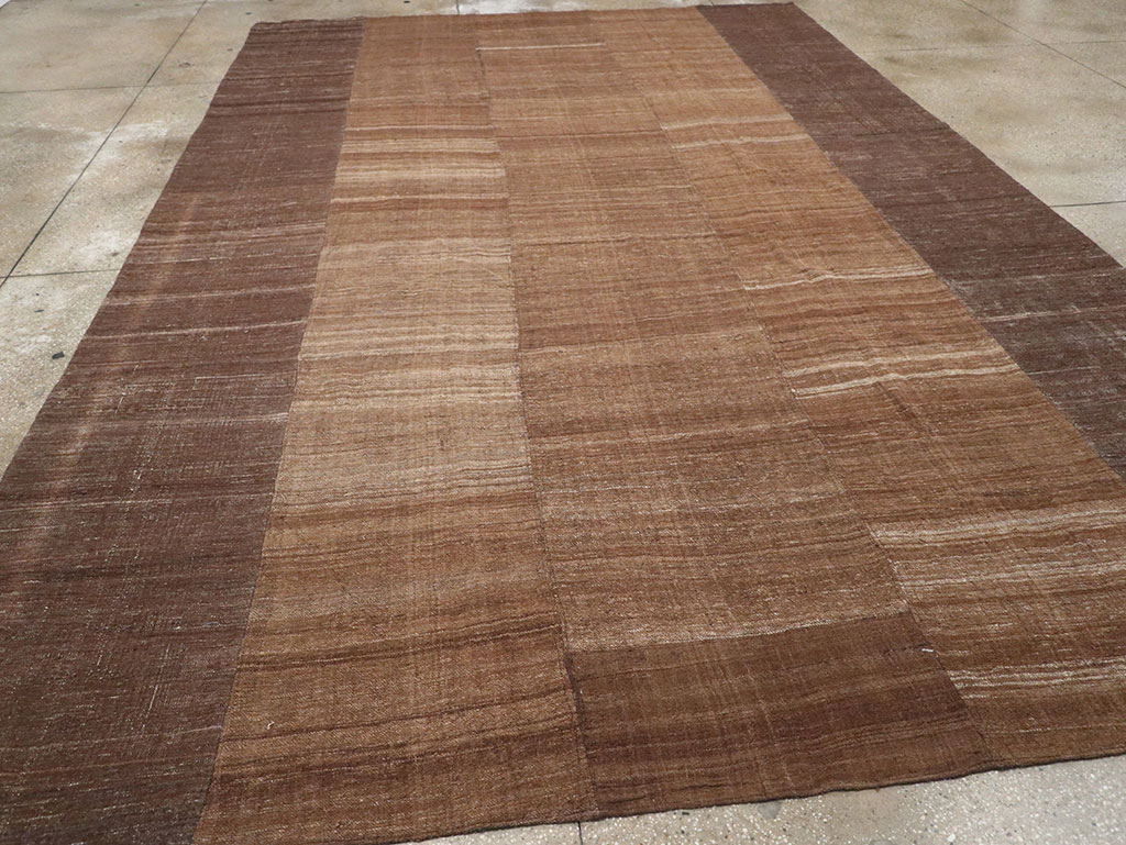 Vintage Turkish Flatweave Kilim Room Size Carpet, No.33078 - Galerie Shabab