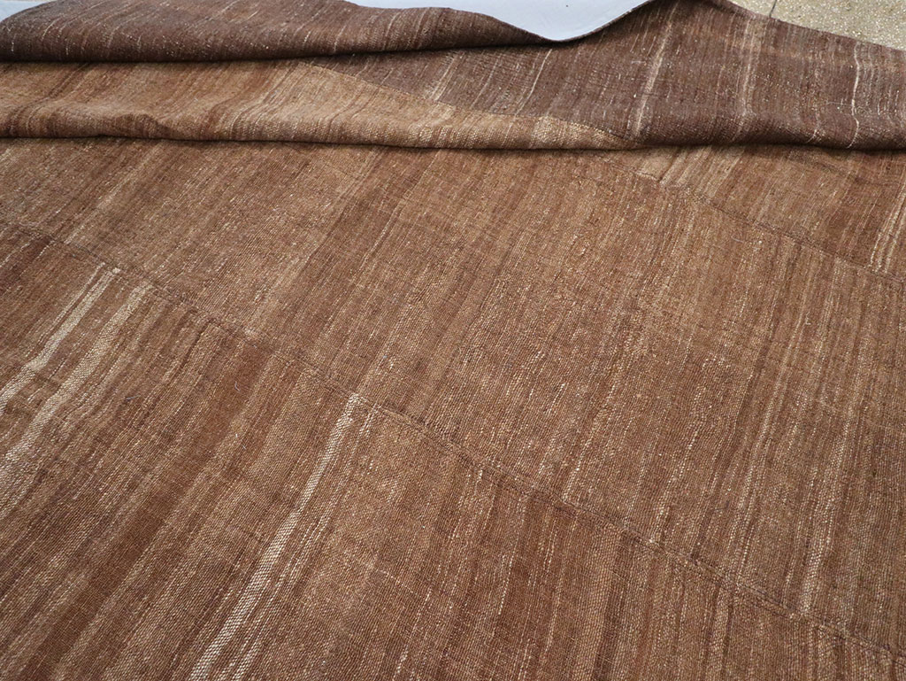 Vintage Turkish Flatweave Kilim Room Size Carpet, No.33078 - Galerie Shabab