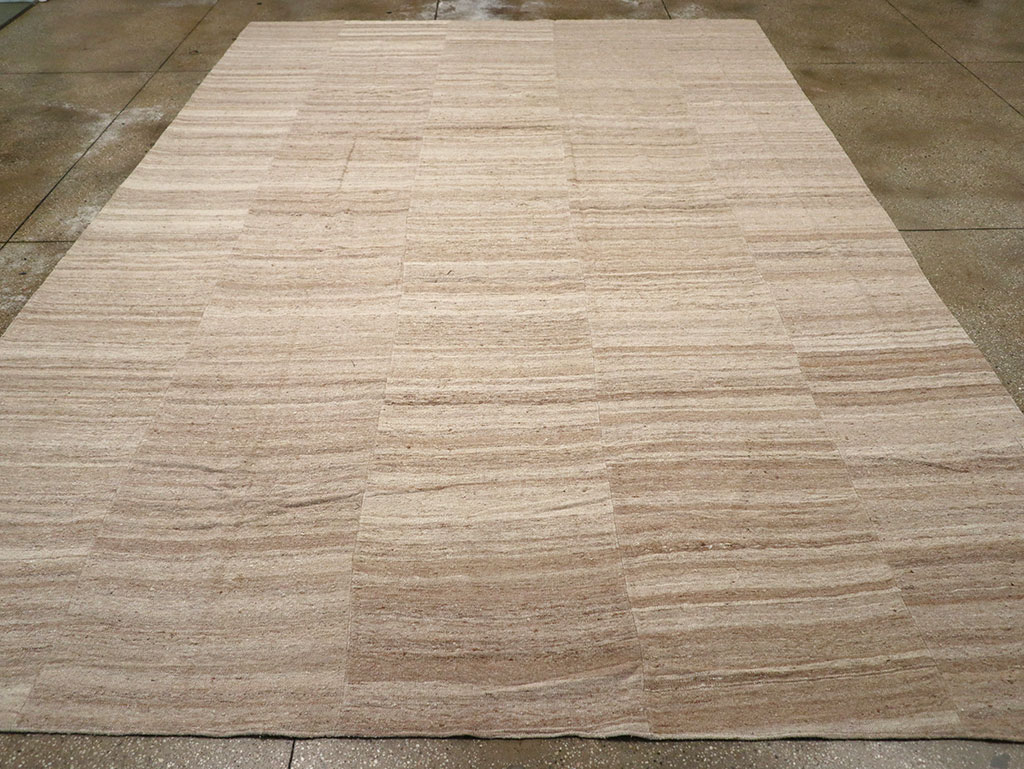 Vintage Turkish Flatweave Kilim Room Size Carpet, No.33079 - Galerie Shabab