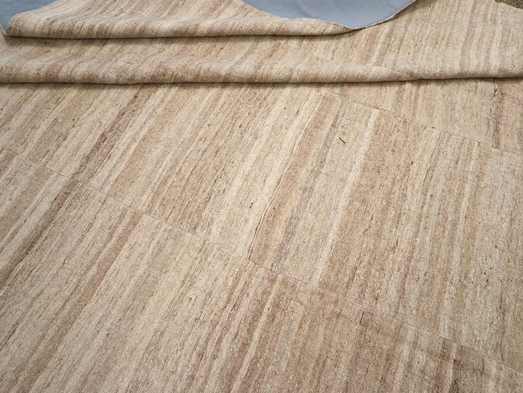 Vintage Turkish Flatweave Kilim Room Size Carpet, No.33079 - Galerie Shabab