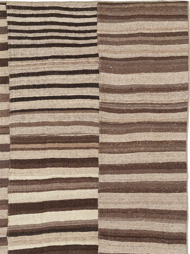 Vintage Turkish Flatweave Kilim Room Size Carpet, No.33085 - Galerie Shabab