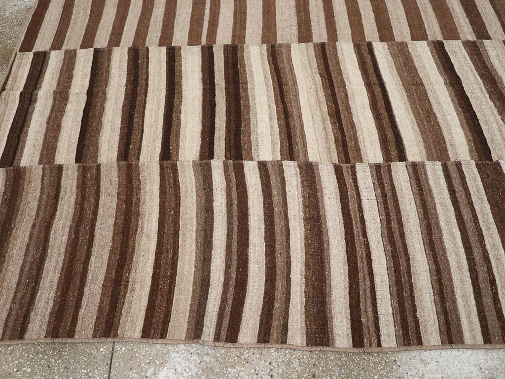 Vintage Turkish Flatweave Kilim Room Size Carpet, No.33085 - Galerie Shabab