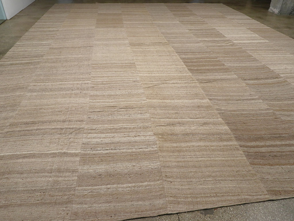 Vintage Turkish Flatweave Kilim Oversize Carpet, No.33086 - Galerie Shabab