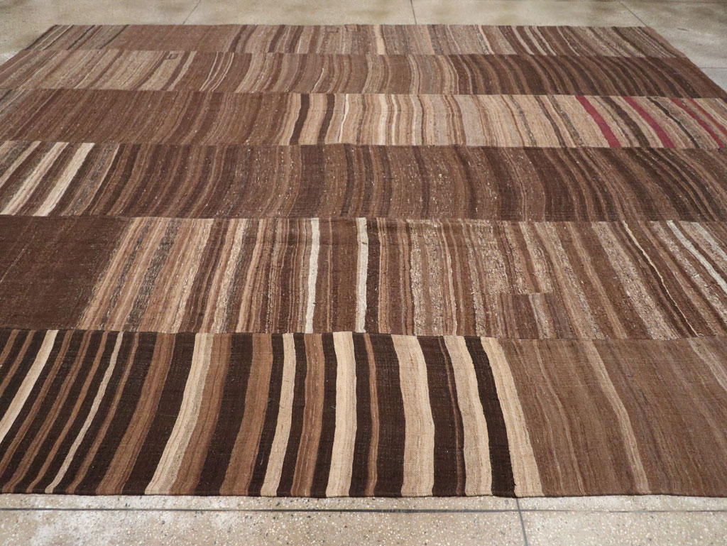 Vintage Turkish Flatweave Kilim Room Size Carpet, No.33088 - Galerie Shabab