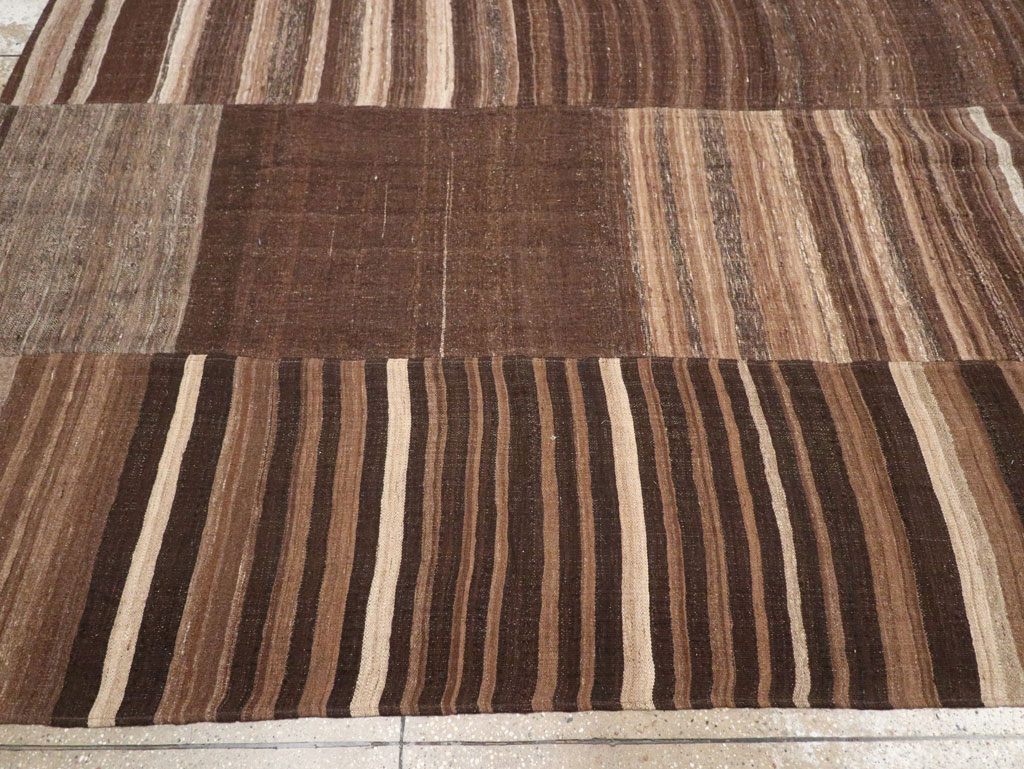 Vintage Turkish Flatweave Kilim Room Size Carpet, No.33088 - Galerie Shabab