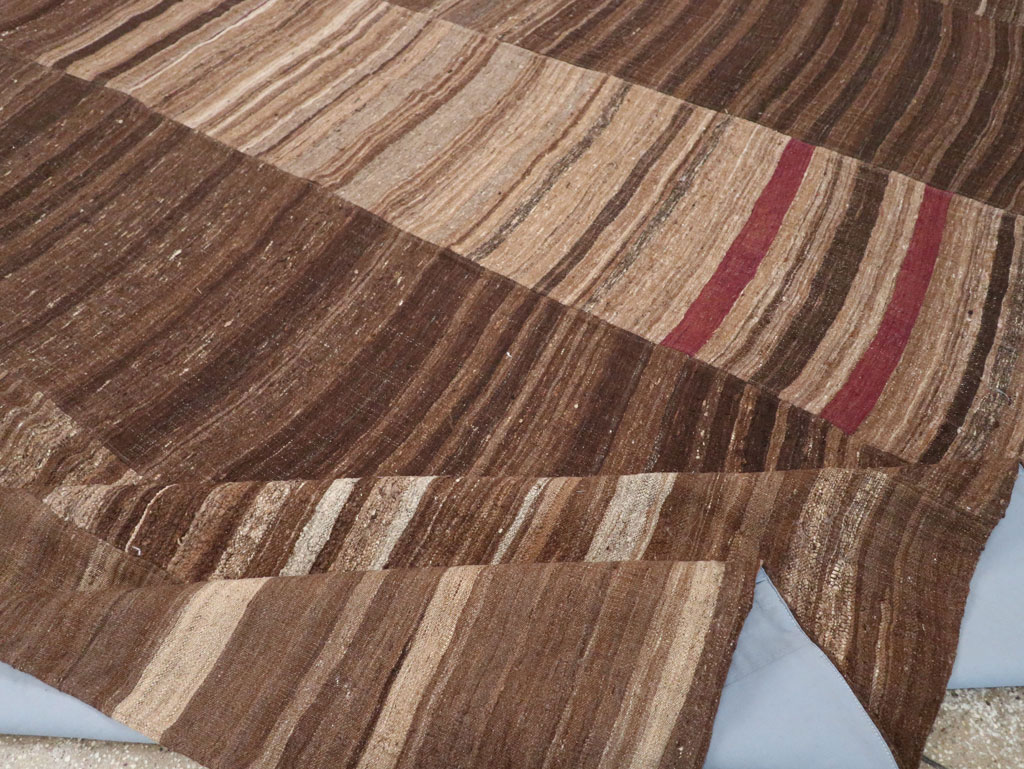 Vintage Turkish Flatweave Kilim Room Size Carpet, No.33088 - Galerie Shabab