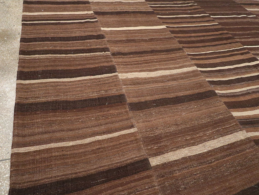 Vintage Turkish Flatweave Kilim Room Size Carpet, No.33089 - Galerie Shabab