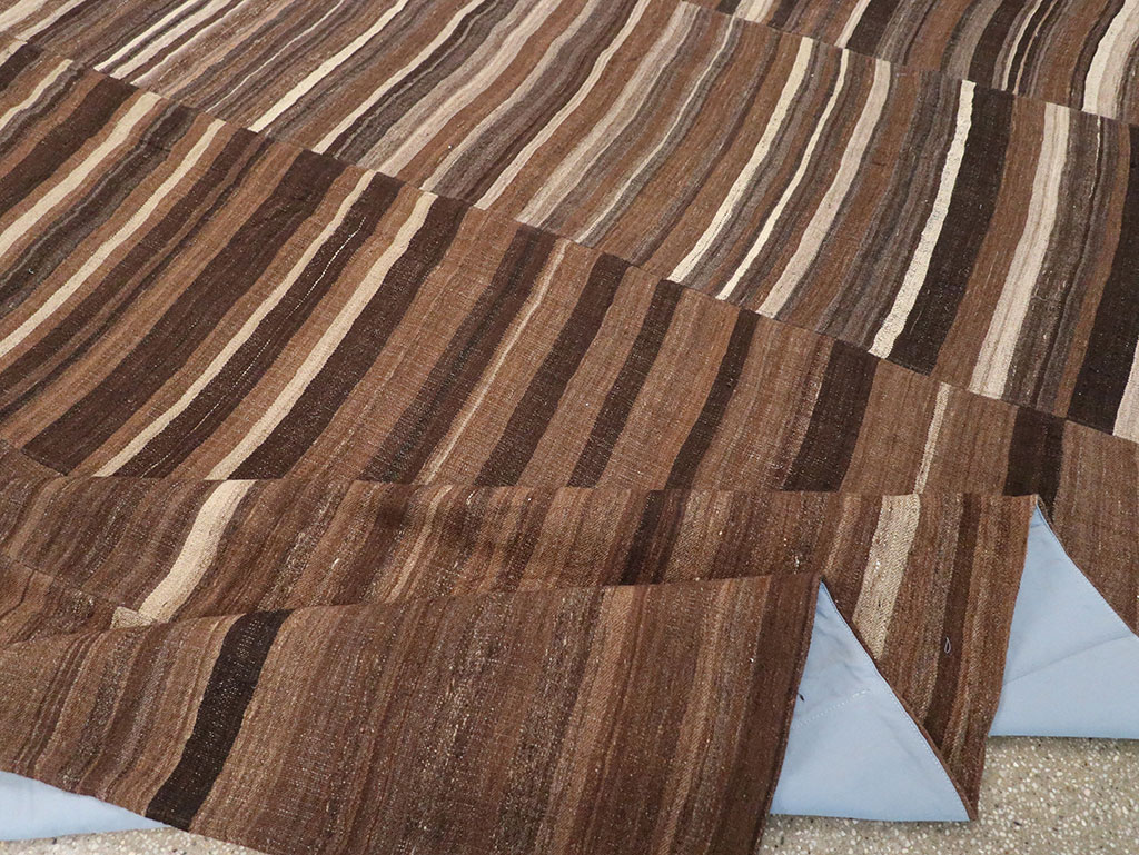 Vintage Turkish Flatweave Kilim Room Size Carpet, No.33089 - Galerie Shabab