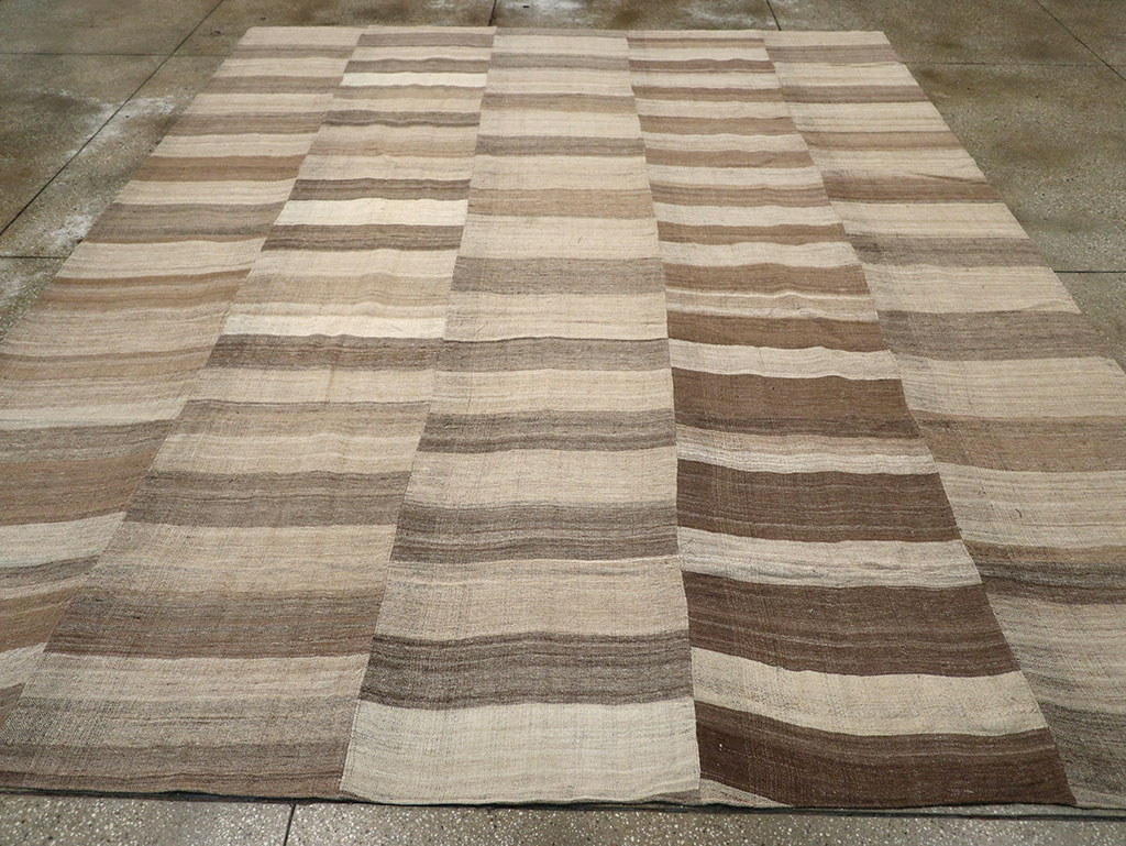 Vintage Turkish Flatweave Kilim Room Size Carpet, No.33090 - Galerie Shabab