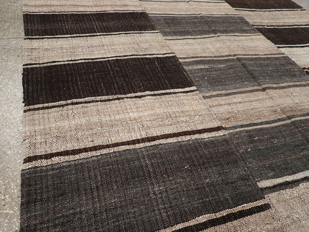 Vintage Turkish Flatweave Kilim Accent Rug, No.33091 - Galerie Shabab