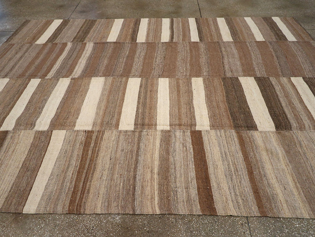 Vintage Turkish Flatweave Kilim Room Size Carpet, No.33092 - Galerie Shabab