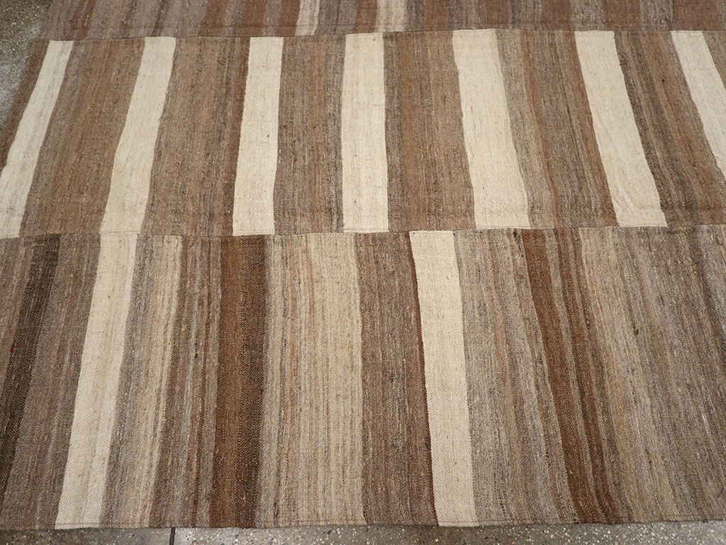 Vintage Turkish Flatweave Kilim Room Size Carpet, No.33092 - Galerie Shabab