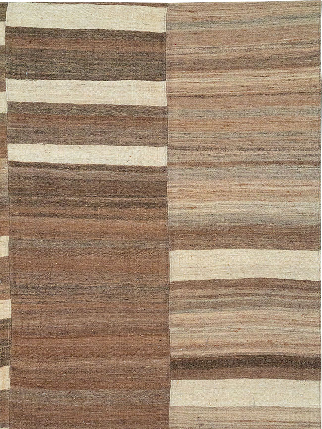 Vintage Turkish Flatweave Kilim Room Size Carpet, No.33093 - Galerie Shabab