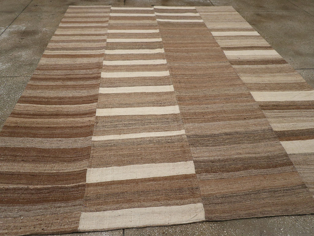 Vintage Turkish Flatweave Kilim Room Size Carpet, No.33093 - Galerie Shabab