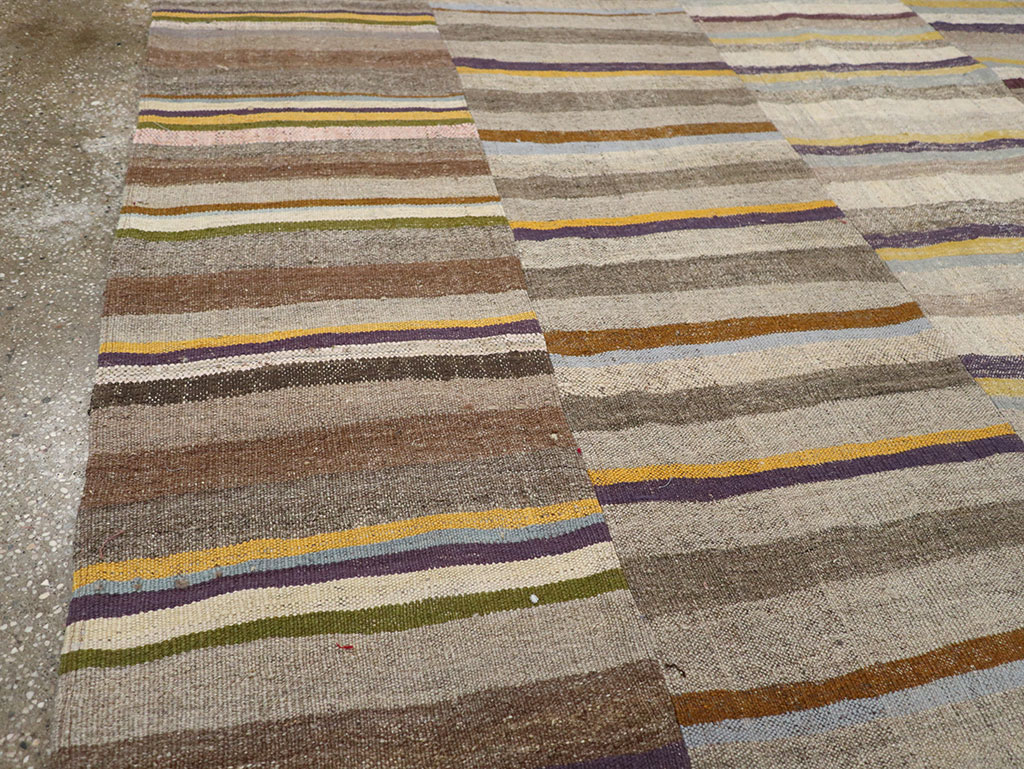 Vintage Turkish Flatweave Kilim Room Size Carpet, No.33094 - Galerie Shabab